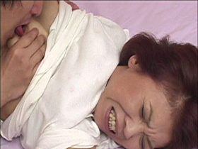 10年ぶりに性行為した還暦祖母に中出しする孫4時間ベスト33人　サンプル画像09